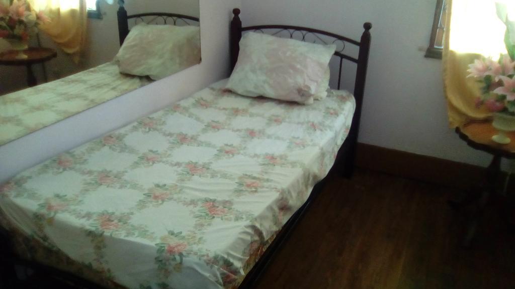 Robert'S Guest House Port of Spain Exterior photo